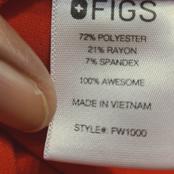 FIGS | Women's Red V-Neck One Pocket Scrubs Top (Size Medium) - Picture 5 of 12